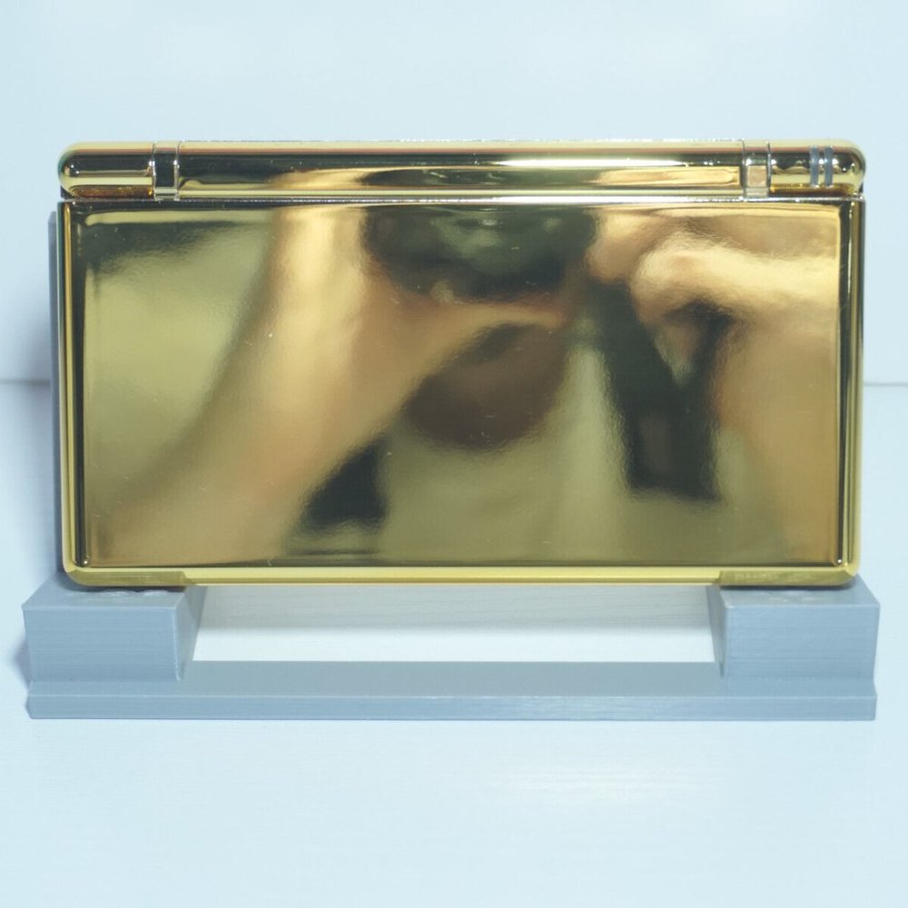 Nintendo DS Lite Shiny Glossy Metallic 24K Gold Handheld Game System w/ Charger - Picture 4 of 9